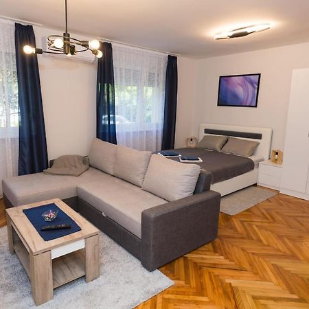 Apartman Studio Blue Subotica Exteriör bild